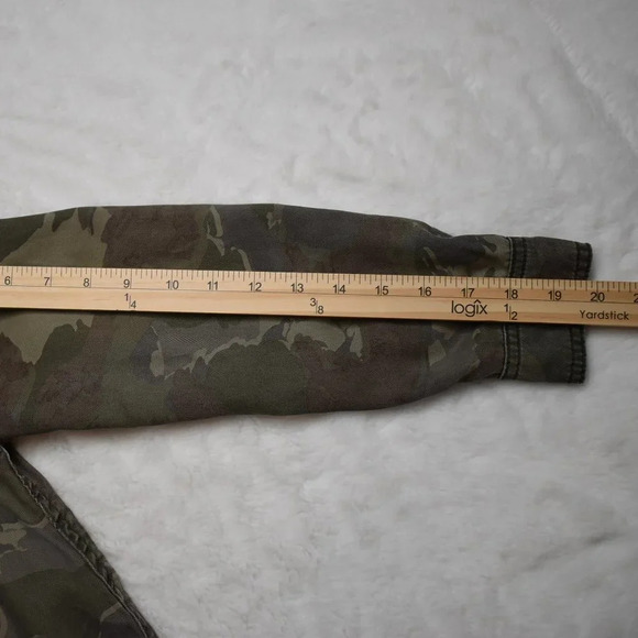 Anthropologie Camo Button Down Shirt Sz 0 Shacket Crop Grunge Combat Streetwear - Picture 15 of 16
